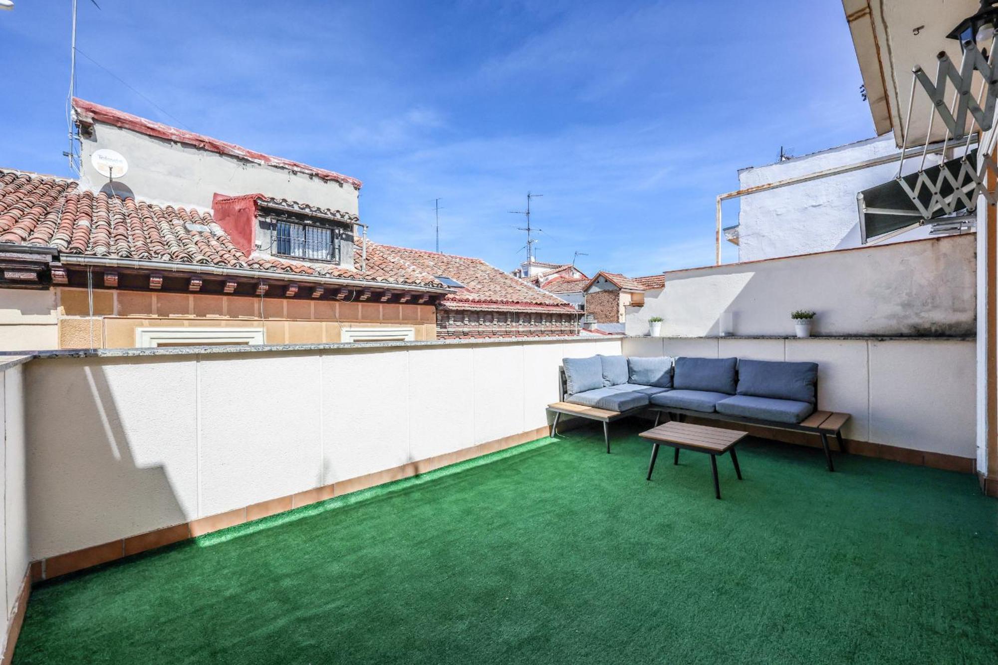 Atico Reformado Con Terraza En Tirso De Molina Para 4 Personas Alquiler Temporal Madrid Exterior photo